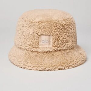 Alo foxy Sherpa bucket hat camel size M/L